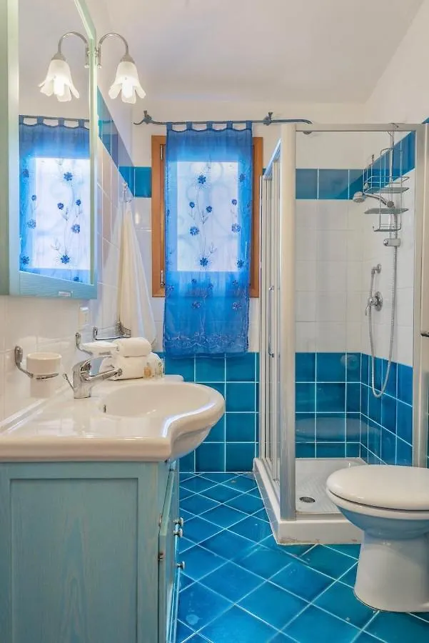 Residence Con Piscina A Tanaunella A 1500 M Dal Mare Lägenhetshotell