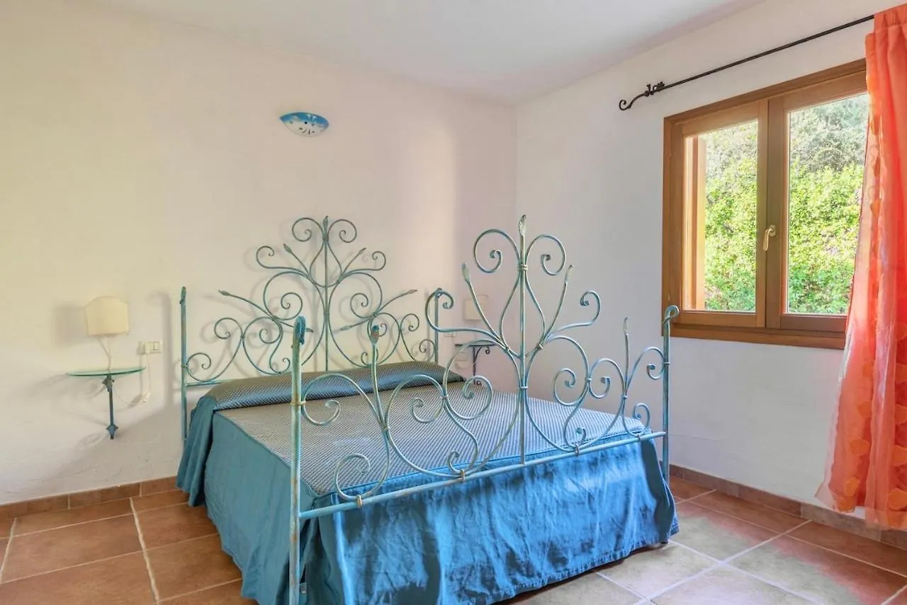 アパートホテル Residence Con Piscina A Tanaunella A 1500 M Dal Mare
