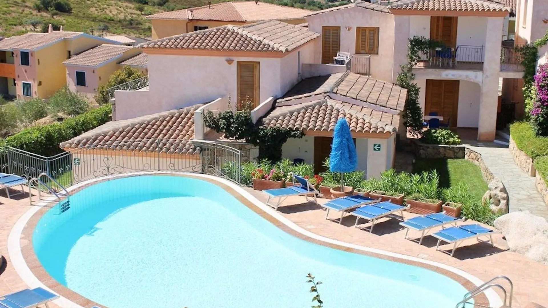 Residence Con Piscina A Tanaunella A 1500 M Dal Mare
